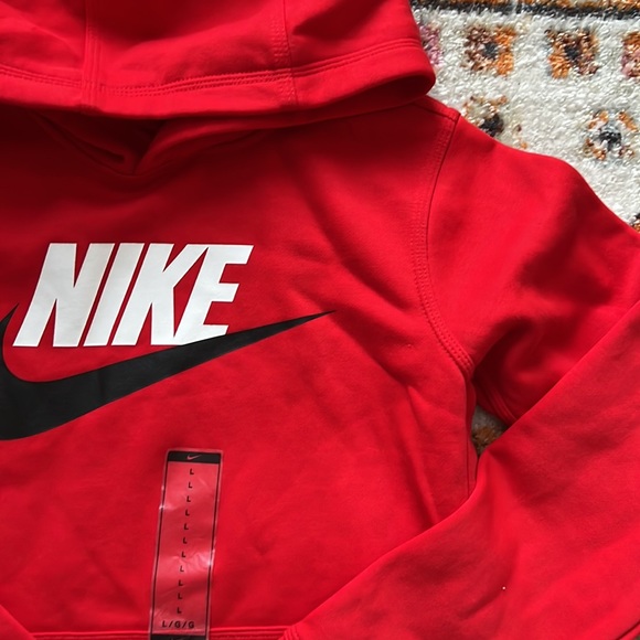 Nike Sportswear Club Fleece Older Kids' Red Pullover Hoodie - Picture 4 of 11